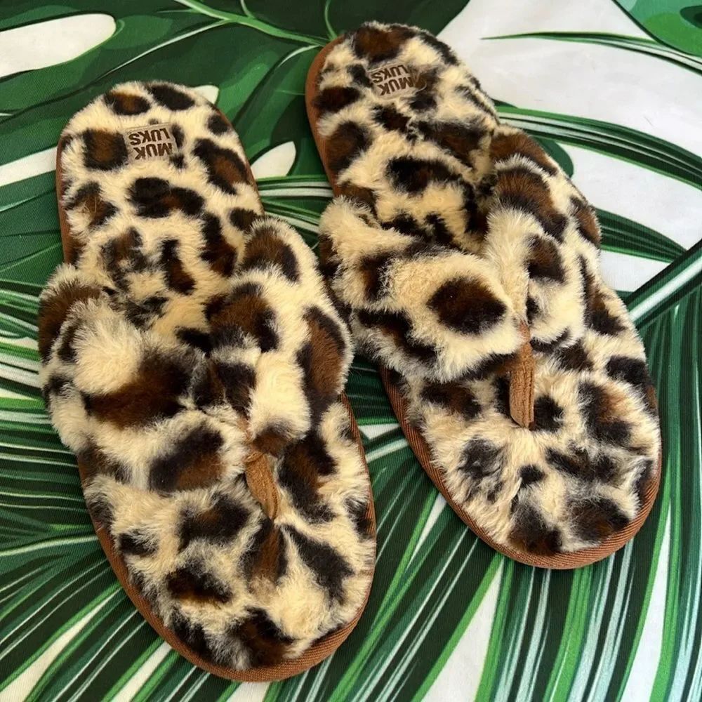*Muk Luks cream, brown animal print slippers